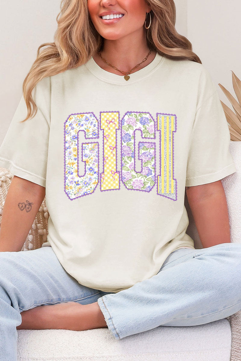 Personalized Purple Scalloped Mom Name Comfort Colors Adult Ring-Spun Cotton Tee